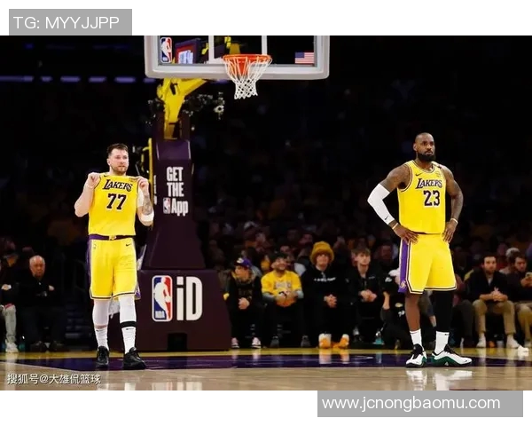 湖人遭遇老鹰重创三位球员表现亮眼东契奇引领球队展现强大实力